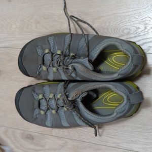 New hiking snet